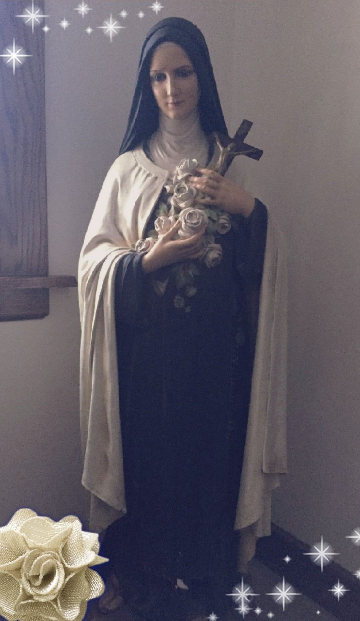 Santa Teresita del Niño Jesús - Florecita De Jesus Bendita Y Alaba Seaste Exalto A Ti Santa